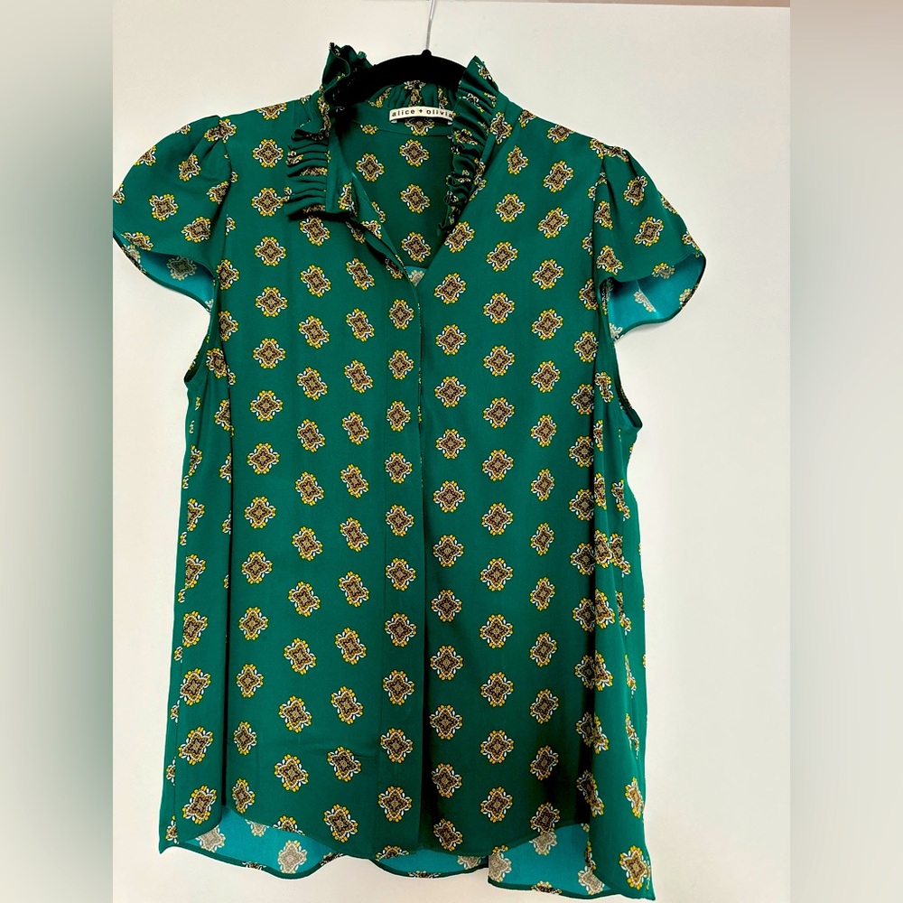 ALICE + OLIVIA JULIETTE BUTTON FRONT BLOUSE 
LOVELY BLOUSE